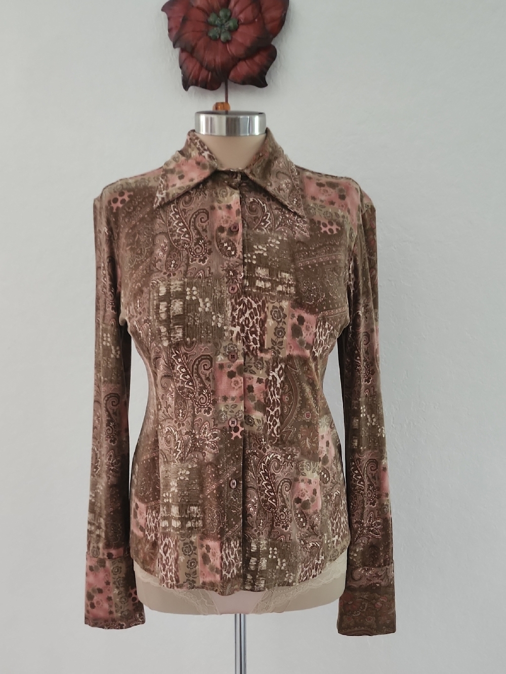 LINEA BLU | Women's Printed Button-Up Top in Brown and Pink